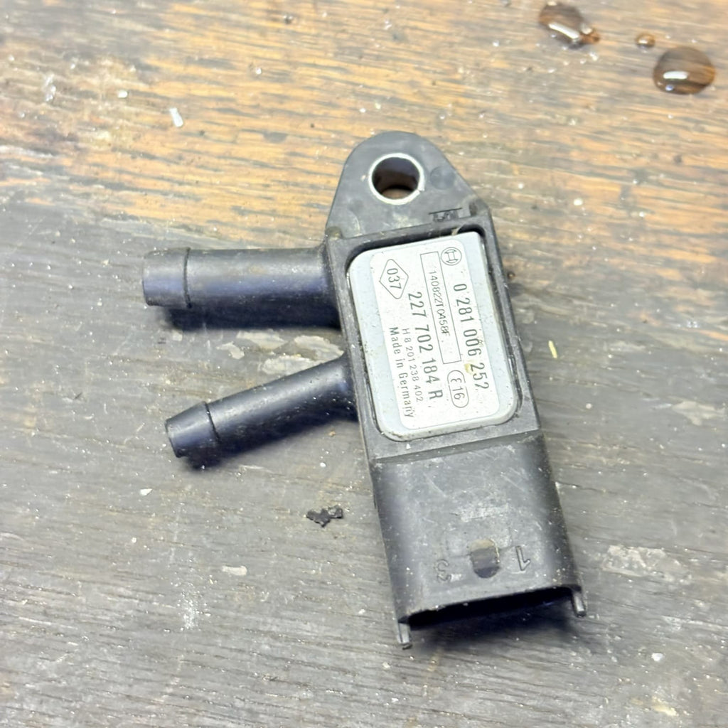 0281006252 EXHAUST PRESSURE SENSOR A6079050500 227702184 Nissan Renault