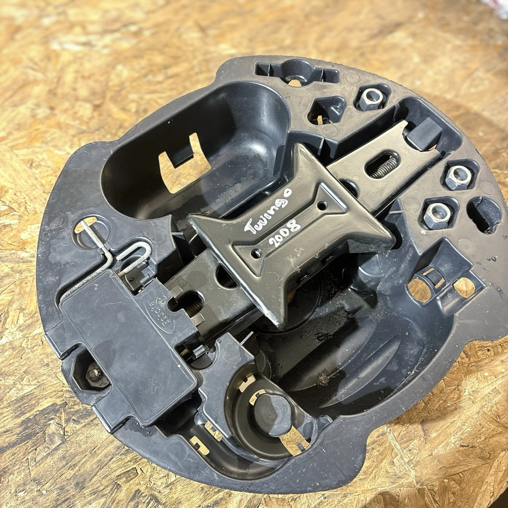 2007-2014 MK2 RENAULT TWINGO VEHICLE JACK BLACK AUDI HOUSING 8200676845B