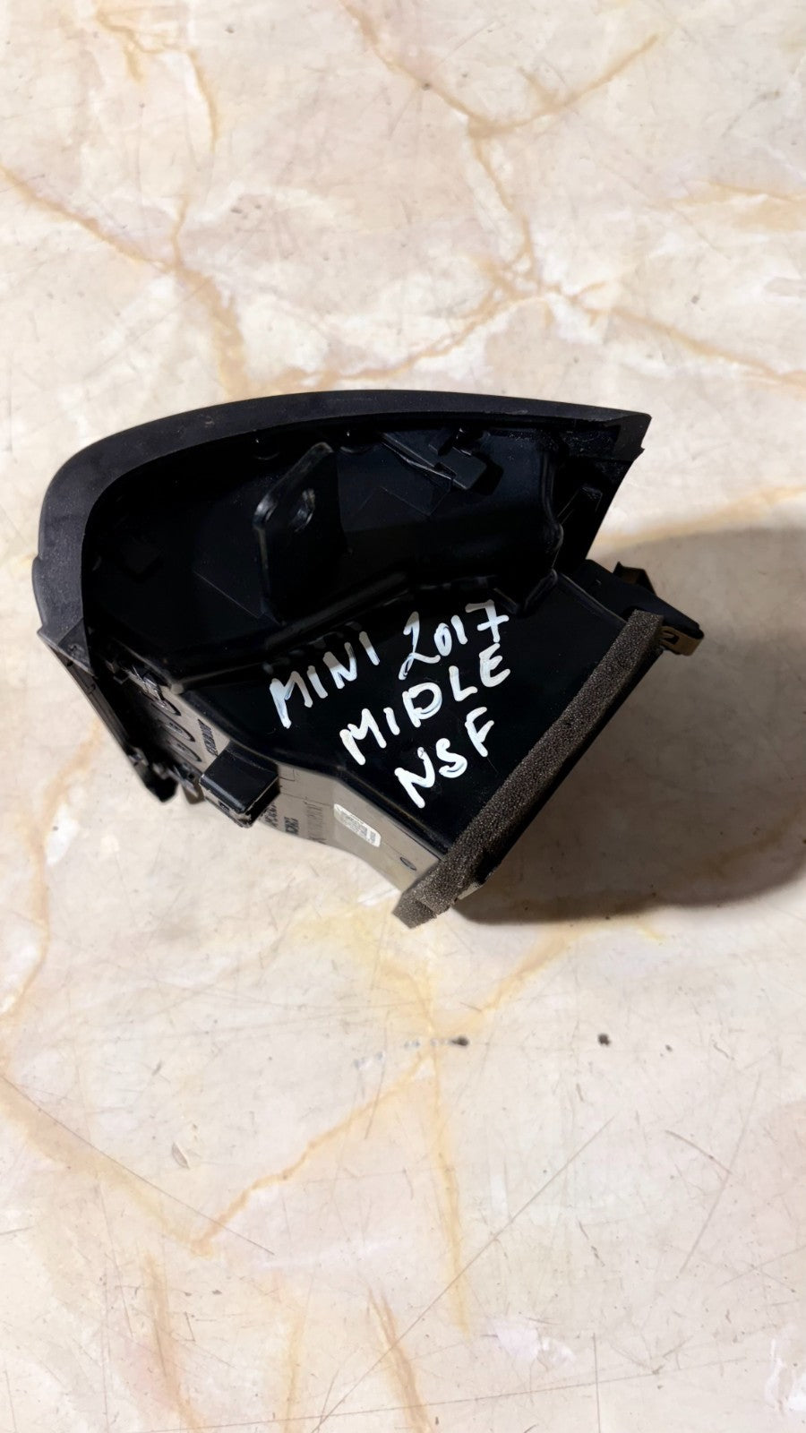 MINI 2017 MIDDLE LEFT SIDE FRONT DASHBOARD AIR BLOWER VENT 6422 9265405