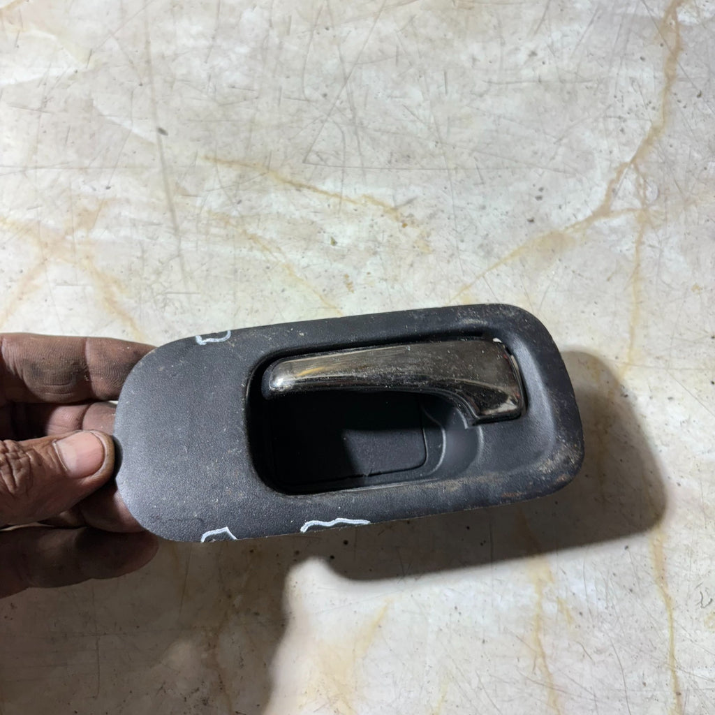 HONDA CR-V 2005 PASSENGER FRONT LEFT SIDE INNER DOOR HANDLE