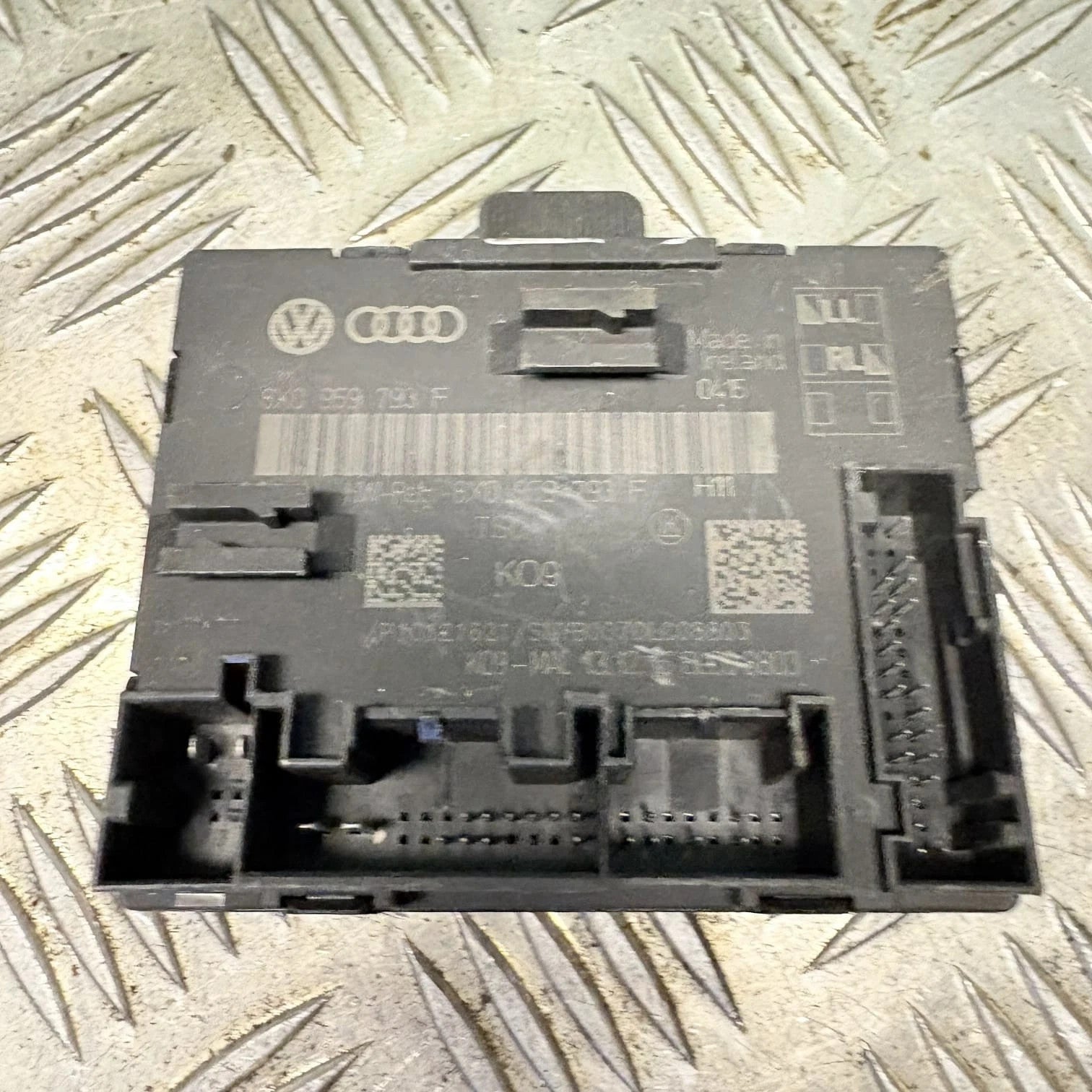 AUDI A1 DOOR CONTROL MODULE UNIT FRONT RIGHT DRIVER SIDE 8X MK1 2016- 8X0959793F