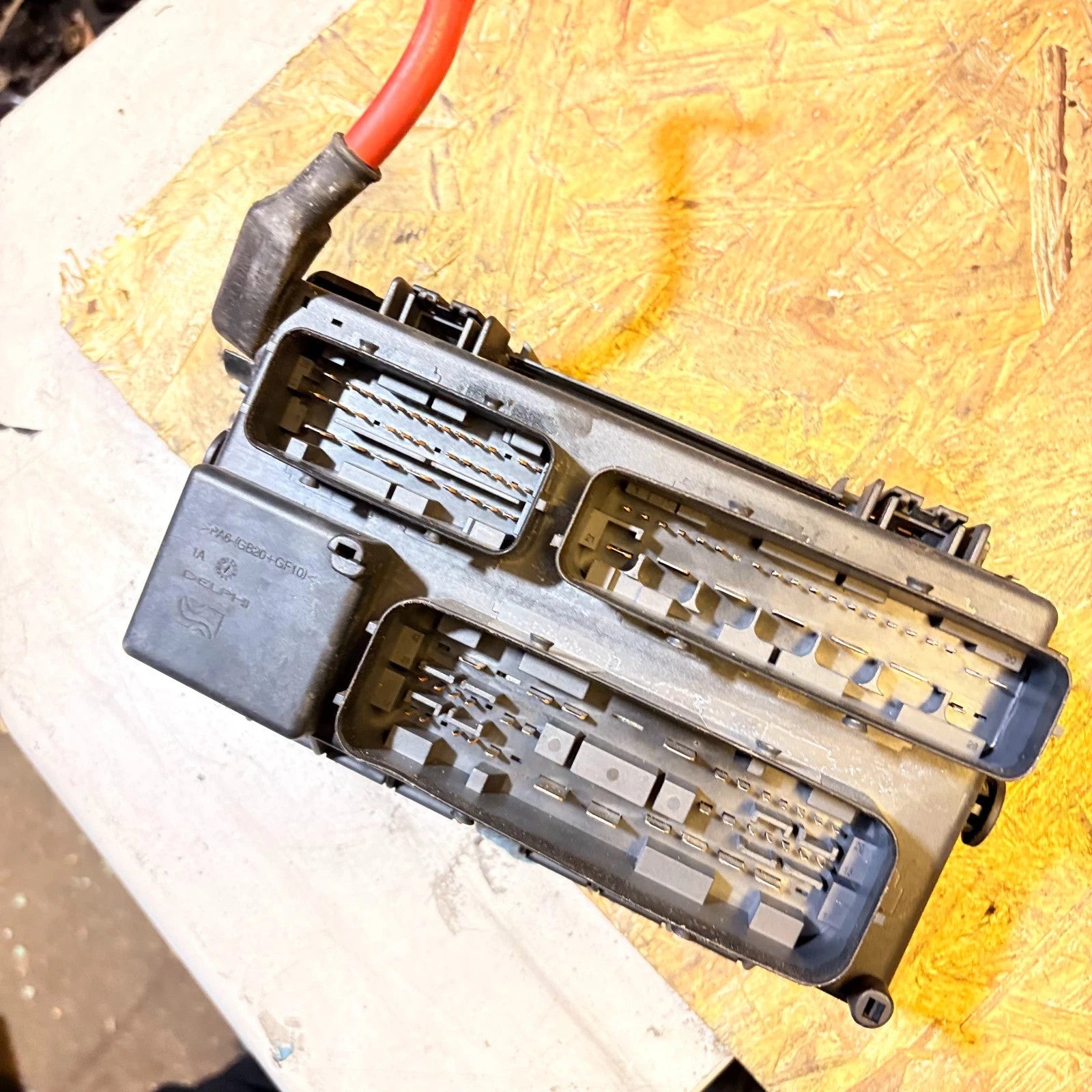 Vauxhall Corsa D 2006-2014 Underbonnet Fuse Box UEC/BCM 13217392EF