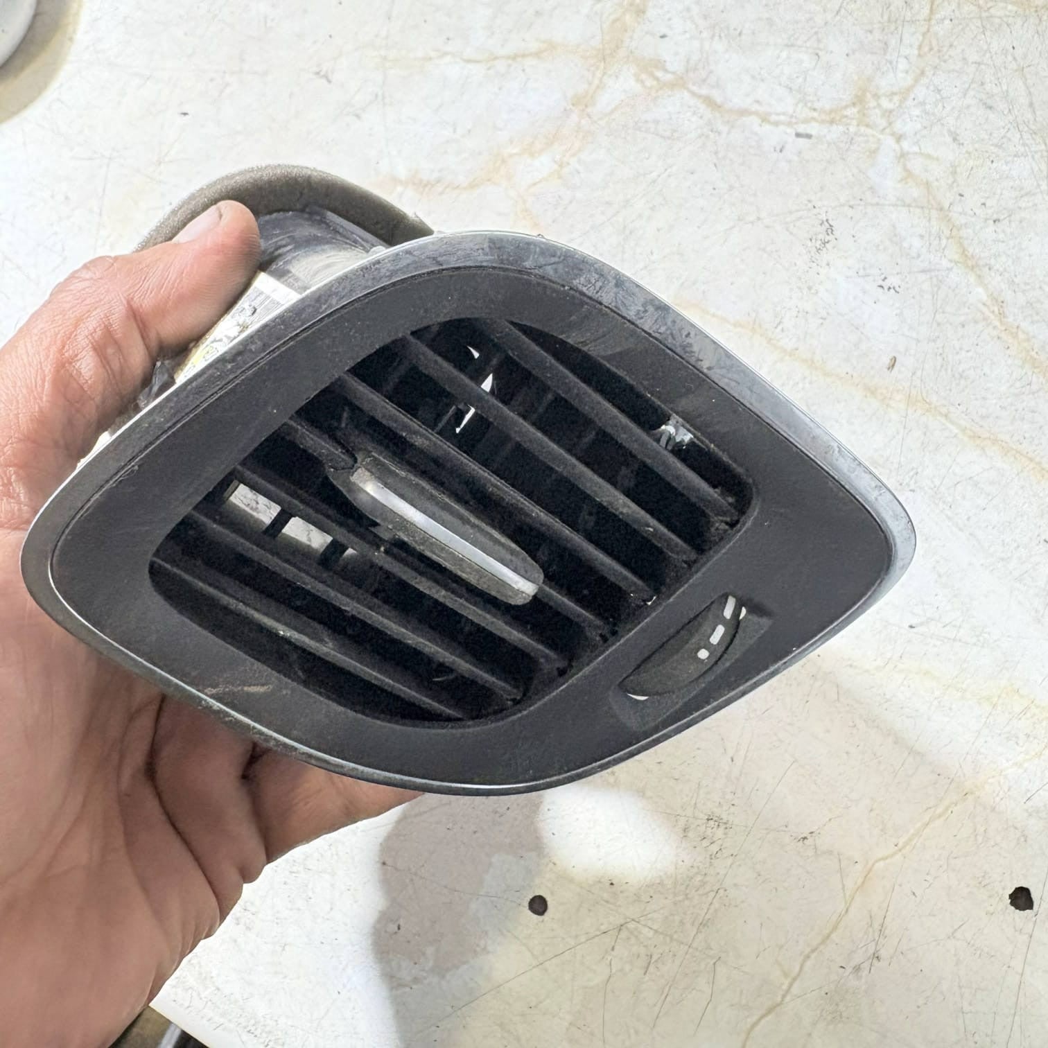 Volvo V40 2016-2019 Facelift Rear Right Air Vent 7480-300