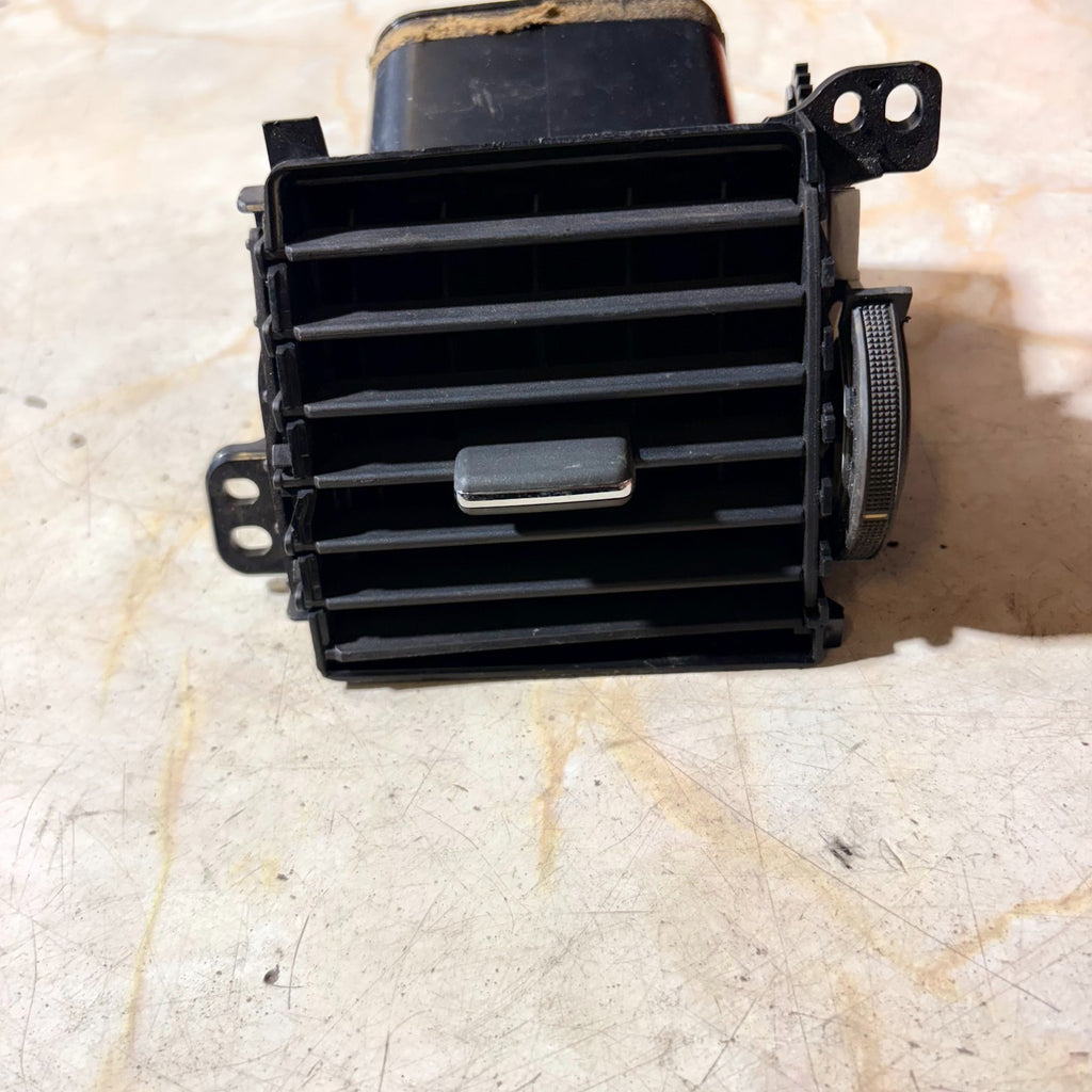 Toyota Auris 2008 Front right dashboard side air vent 9474