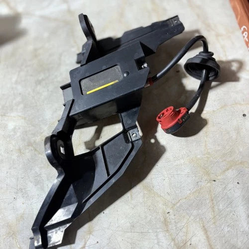 BMW X5 E53 2002 Left front headlight headlamp mounting bracket 15183500